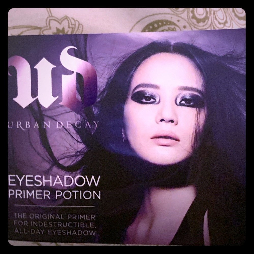 UD Eyeshadow Primer Potion Deluxe Sample